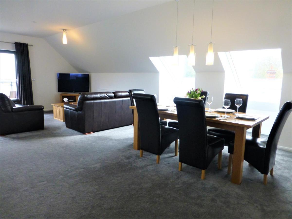 Gerycastell Luxury Holiday Apartment With Stunning Views & Ev Station Point Кармартън Екстериор снимка